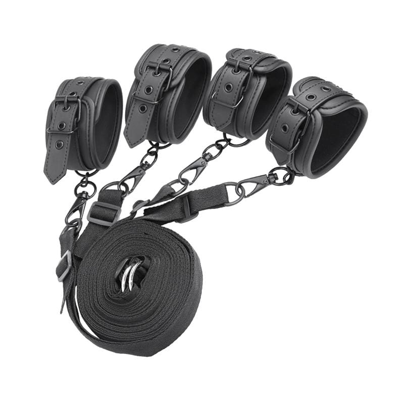 Adéntrate en el mundo de la sumisión con la línea Intoyou Black Shadow, una línea para aquellos más valientes y apasionados del BDSM. A cualquier amante del BDSM le encantan unas buenas restricciones para utilizar en la cama y en Black Fetish Shadow siempre tendrás lo que necesites.