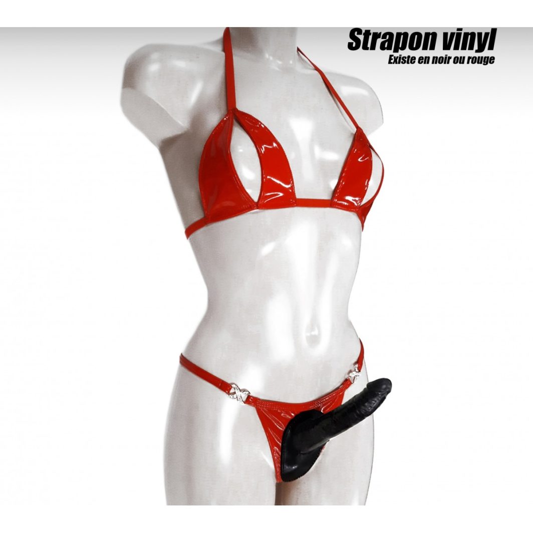 Conjunto de sujetador y tanga de vinilo rojo con strap-on